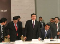 El secretario de Gobernación señala que cada semana existen reuniones con representantes de los partidos políticos. NTX / C. Pereda