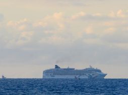 Todas las personas a bordo están a salvo y tienen electricidad. Funcionarios aseguran que el buque está en posición estable. AP / A. Simmons