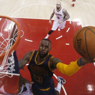 Los Cavaliers ganan el primero de la serie contra Hawks