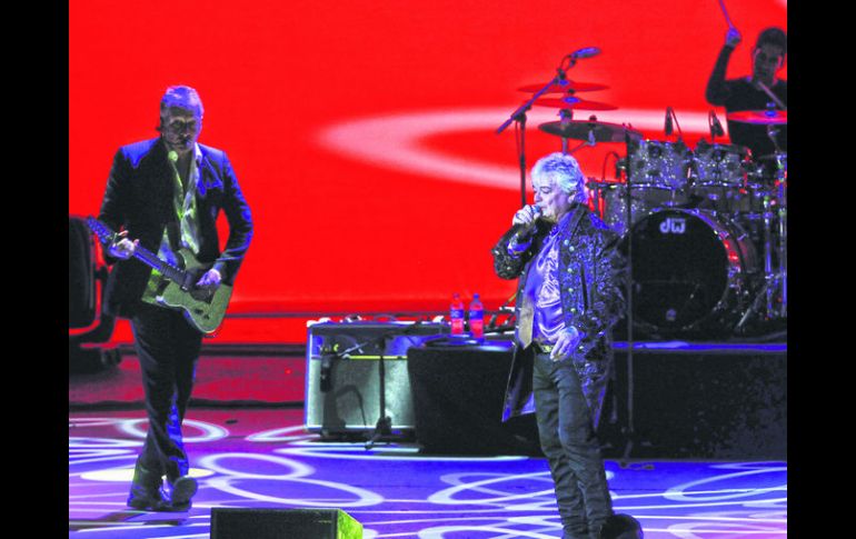 Graham Russell y Russell Hitchcock se esforzaron para hablar en español a sus seguidores. EL INFORMADOR / E. Barrera