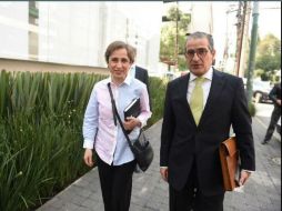 La reunión comenzó a las 11 de la mañana, momentos en los que usuarios volvieron tendencia nacional #EstamosContigoAristegui. TWITTER / @epigmenioibarra