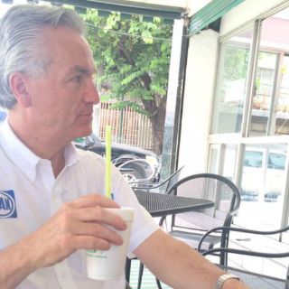 Petersen promete atender a colonias más necesitadas de Guadalajara