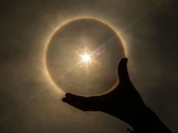 El fenómeno se observó a partir del mediodía en la Ciudad de México. SUN / G. Espinosa