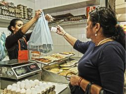 El dato quincenal se debió a la baja en precios de productos agropecuarios como huevo, tomate y limón, principalmente. EL INFORMADOR / ARCHIVO