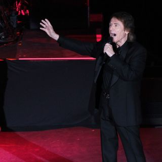 Raphael ofreció 'gran noche' al Auditorio Nacional