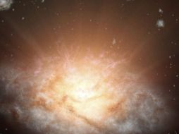 Esta galaxia brilla con la luz de más de 300 billones de soles. ESPECIAL / nasa.gov