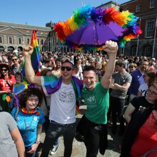 El 'sí' al matrimonio homosexual roza la victoria en Irlanda