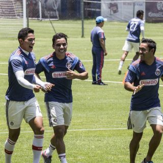 Bravo abre posibilidad de salir de Chivas