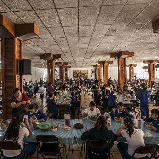 Dan dinero a albergues para seguridad