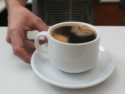 Se recomienda consumir cuando mucho cuatro tazas de café al día, para evitar taquicardias e hipertensión. EL INFORMADOR / ARCHIVO