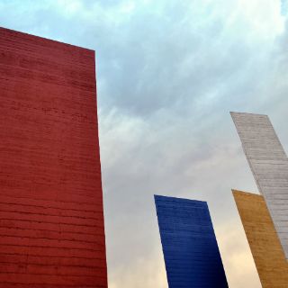 Presentarán 'Las torres de Ciudad Satélite', libro de Fernando González Gortázar