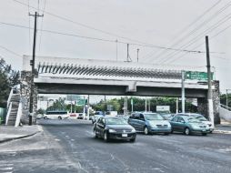 Recomiendan informar a la ciudadanía sobre el destino del puente, actualmente en el cruce de Manuel Ávila Camacho y Avenida Patria. EL INFORMADOR / E. Barrera