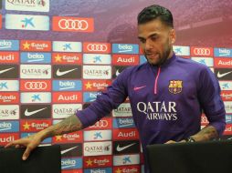 Alves no cree estar 'chantajeando' al equipo y pide respeto. EFE / T. Garriga