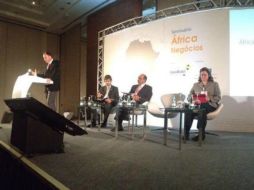 Carlos Eduardo Abijaodi (c), director de desarrollo industrial de la CNI. TWITTER / @CNI_br