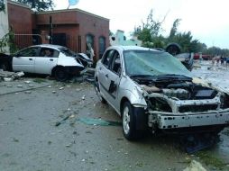 Se registran decenas de carros afectados, infraestructura urbana y destrucción de todo tipo. TWITTER / @minerva_aguilar