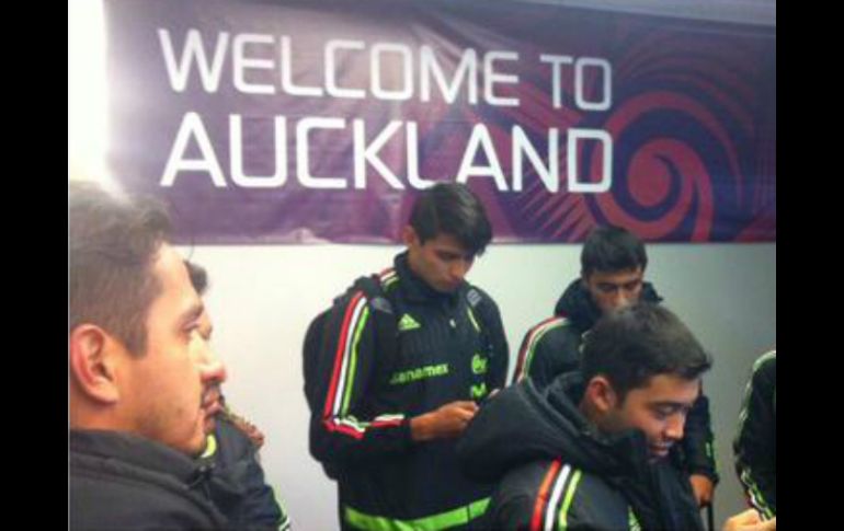En el aeropuerto tuvieron una calurosa recepción por parte de la gente. TWITTER / @miseleccionmx