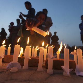 Nepal recuerda sus víctimas un mes después del terremoto