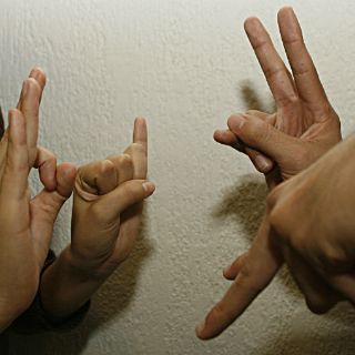 Especialistas muestran alternativas de rehabilitación a sordomudos