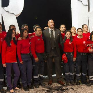 'La Roca' se declara fan de los Topos