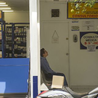 Se cuadruplican farmacias con anexos para dar consulta