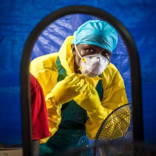 Epidemia de ébola podría continuar hasta finales de año: OMS