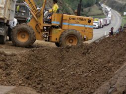 Una de las víctimas, conductor de una retroexcavadora, recibió un golpe en la cabeza, al quedar totalmente sepultado. NTX / ARCHIVO