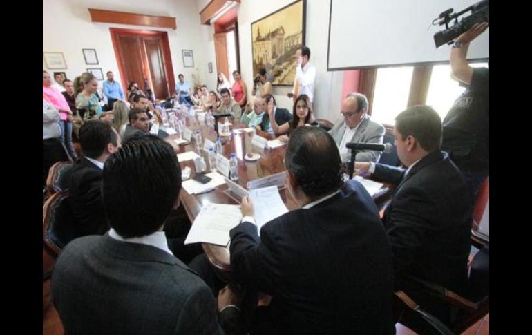 Las iniciativas presentadas por los legisladores Héctor Pizano y Hernán Cortés fueron aprobadas en comisiones. TWITTER / @LegislativoJal