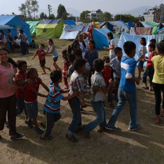 Nepal prohíbe que niños viajen solos