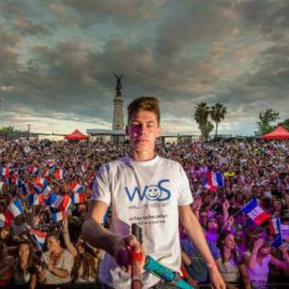 Estudiante francés conquista récord mundial de 'selfie'