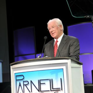 Hallan muerto a manager de giras de U2