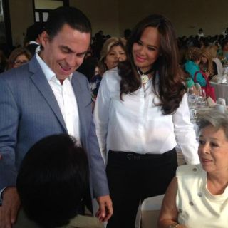 Salvador Rizo dialoga con mujeres zapopanas