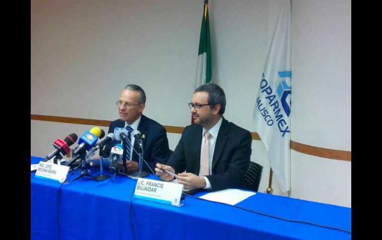 El Presidente de la Coparmex, José Medina Mora Icaza (i), en conferencia de prensa. TWITTER / @JoseMedinaMora