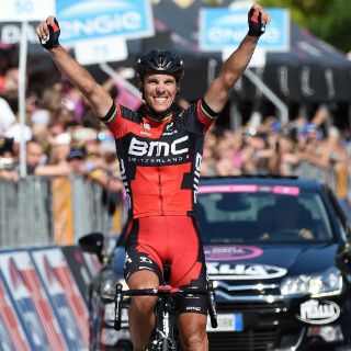 Gilbert alza los brazos en etapa 18 del Giro