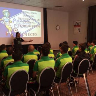 Tri Sub-22 empata en su debut en Toulon