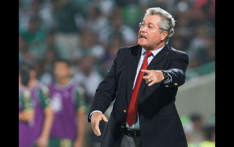 'Los goles son de sorpresa, hubo errores y hoy cometimos muchos errores en media canch', dijo Vucetich, técnico de Querétaro. EL INFORMADOR / J. Martínez