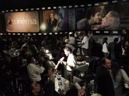 Durante la presentación del canal, se presentan actores reconocidos como Fernando Luján, Regina Torne y Juan Manuel Bernal. FACEBOOK / AZ Cinema