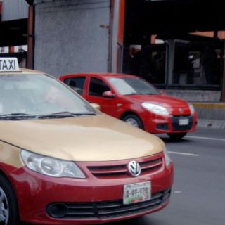 Eruviel Ávila, a favor de regularizar Uber en Edomex