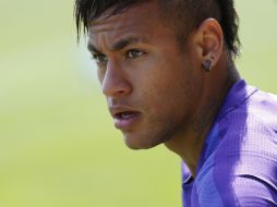 El delantero brasileño firma con el Barcelona por cinco temporadas en mayo del 2013. AP / ARCHIVO