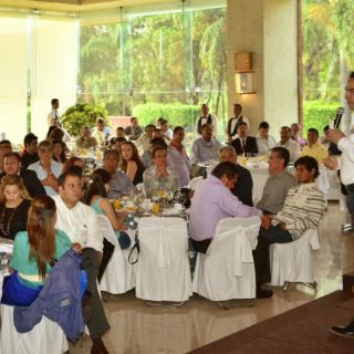 Salvador Rizo busca combatir desigualdad con apoyo de empresarios