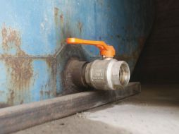 En la primera operación, aseguran 121 mil litros de gasolina transportada en tractocamiones. EL INFORMADOR / ARCHIVO