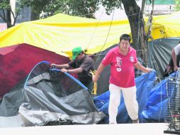 Se reagrupan. Maestros retiraron su plantón en el Monumento a la Revolución, pero amagan con volver. SUN /