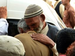 Los asaltantes se dan a la fuga. Autoridades aseguran que medio millar de hombres participan en el operativo de búsqueda. AFP / B. Khan