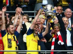 Conquistan por segunda vez al hilo el torneo de clubes más antiguo del mundo. TWITTER / @Arsenal