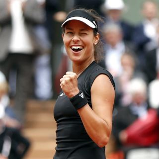 Ana Ivanovic aparta lugar en cuartos de final