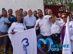 Martínez Mora se reunió con líderes de la colonia Tabachines, con quienes firmó un pacto de trabajo. TWITTER / @gmartinezmora