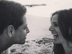 'Me dijeron que, para enamorarla, la tenía que hacer sonreír', comienza la frase de Hernández al pie de la fotografía. TWITTER / @CH14