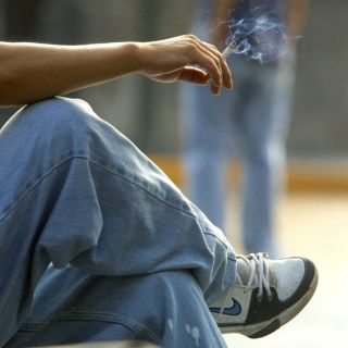 Adolescentes y mujeres, con más riesgo de adicción a nicotina