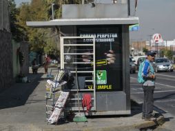 El PVEM desacató la orden de retirar su propraganda fija con lemas como 'Verde sí cumple'.  /