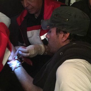 Enrique Iglesias será operado de la mano tras accidente