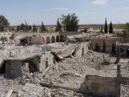 La explosión destruyó el almacén de municiones y de equipos militares, así como daños materiales en los edificios. AP / STR